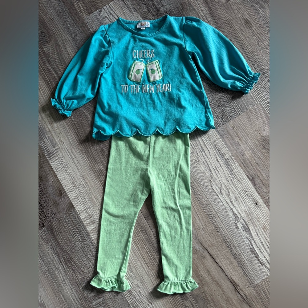 Busy Bee Smocks New Year Outfit
